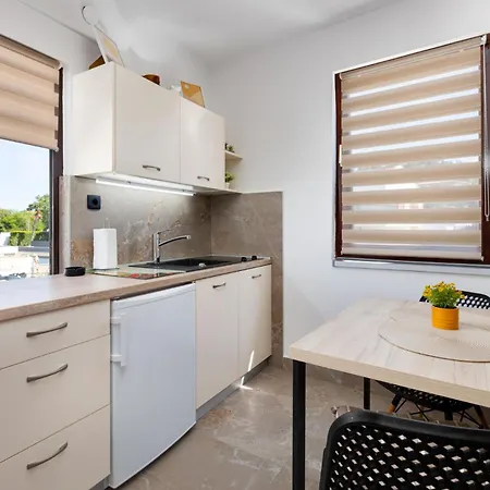 Apartment Center Malinska