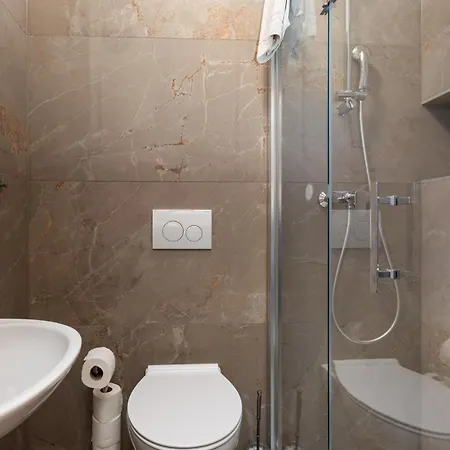 Apartment Center Malinska